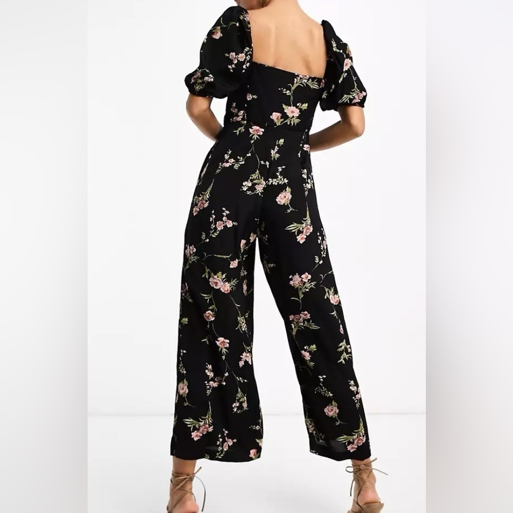 ASOS DESIGN Petite milkmaid jumpsuit in floral print - Picture 2 of 9